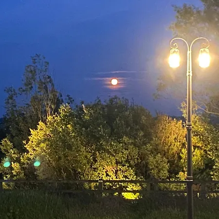 Meagill Corner Farm, Barn With Hot Tub 펜션