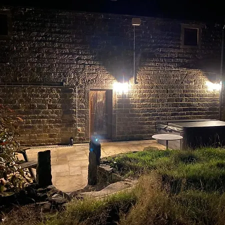 펜션 Meagill Corner Farm, Barn With Hot Tub *